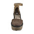 Zamszowe sandały na koturnie FLY London Punch Penn P500397010 brown-tan-black